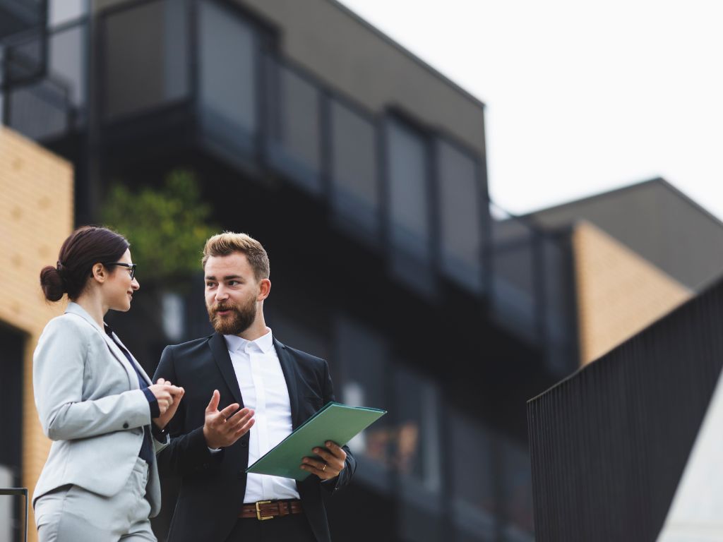 Valorização de imóvel é o aumento do valor de mercado de um bem imobiliário ao longo do tempo.