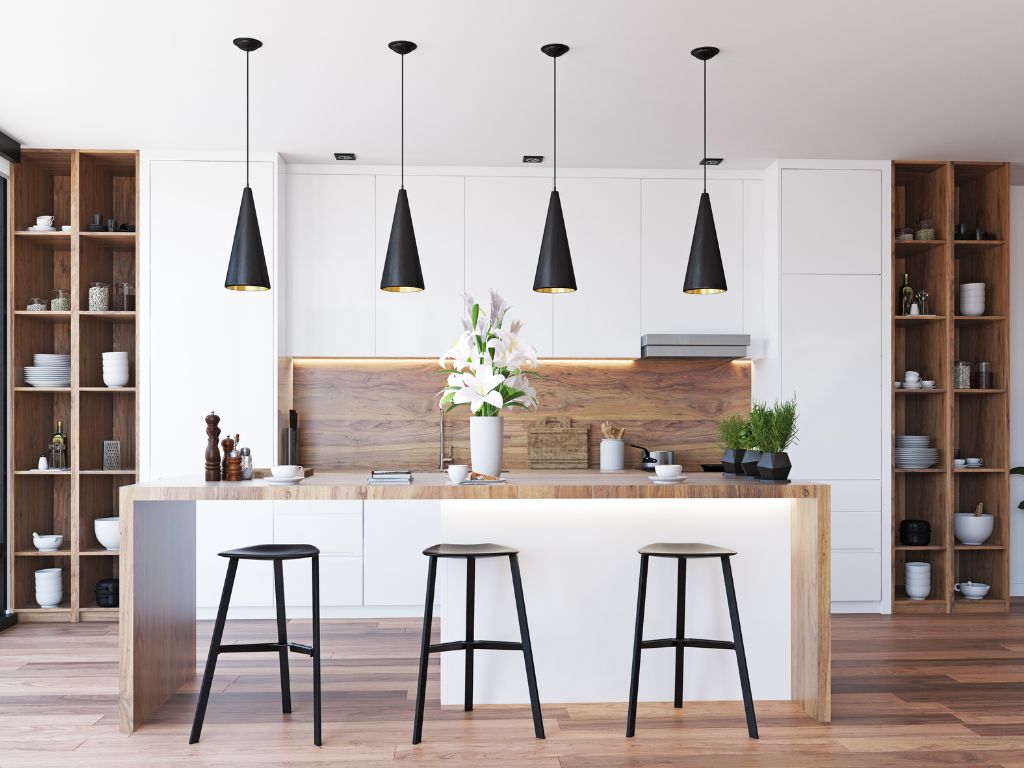 As cozinhas decoradas modernas com formato de ilha é uma escolha sofisticada, ideal para quem tem mais espaço disponível. 